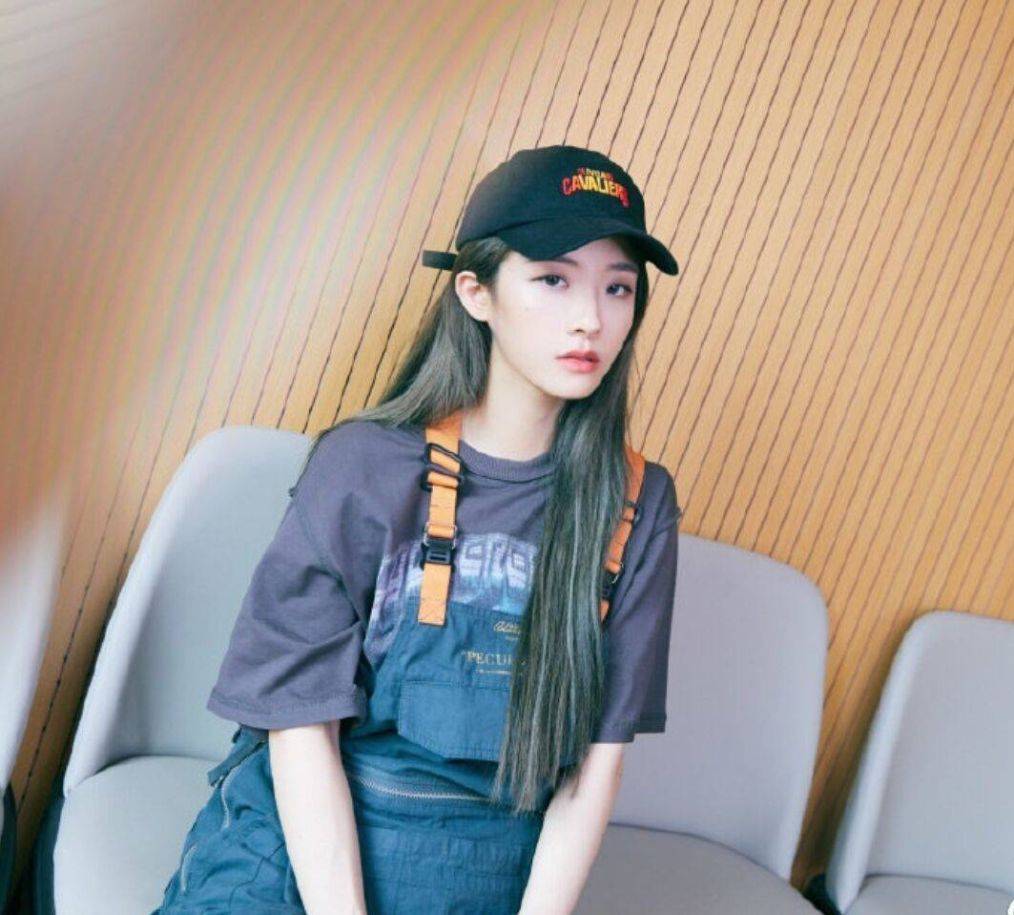 安保人员肢体接触女艺人 已经被停职处置惩罚!‘bsport必一运动’(图4)
安保人员肢体接触女艺人 已经被停职处置惩罚!‘bsport必一运动’(图4)